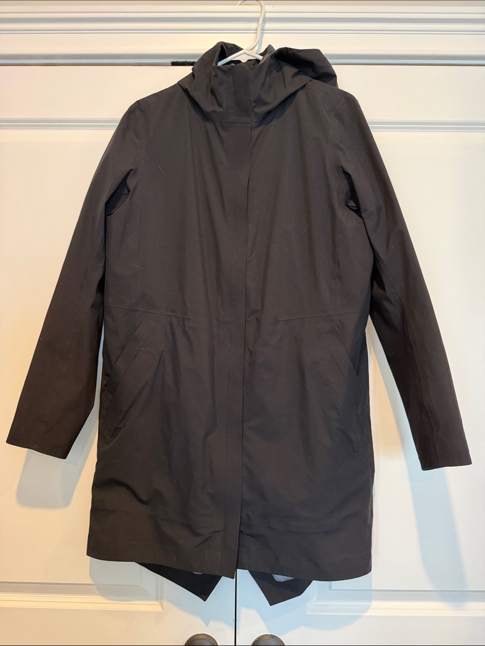 lululemon athletica Women’s Black Hooded Insulated Raincoat